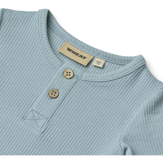 Kurzarm Rib-Body Magnus Calm Blue von Wheat