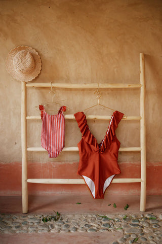Badekleid Riad Red Girls Rot und Weiss gestreift von elle and rapha