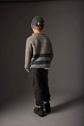 Strickpullover Idaho Grau mit Blauen Streifen von Cozmo