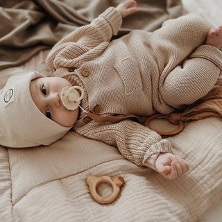 Organic Knit Dungarees / Overall Sand von Cosy Roots