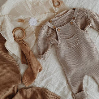 Organic Knit Dungarees / Overall Sand von Cosy Roots