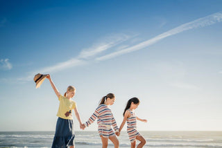 Retro-Shorts mit blau-roten Streifen von PETER JO