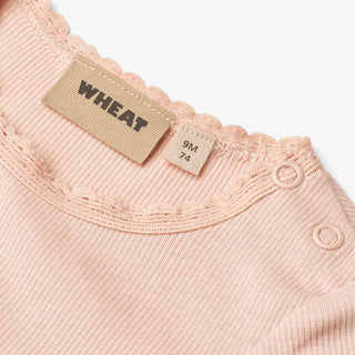 Modal Rib T-Shirt Katie Powder von Wheat