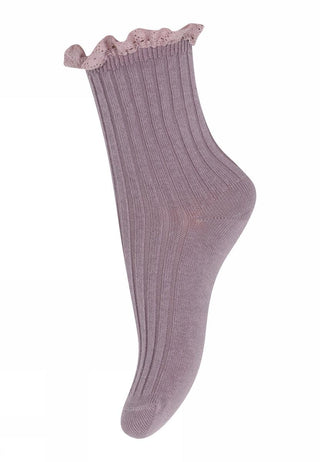 Socken Julia mit Rüschen in Lilac Shadow von mp Denmark