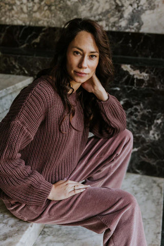 Strickpullover Fig Aubergine für Frauen von Yuki