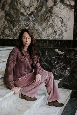 Strickpullover Fig Aubergine für Frauen von Yuki