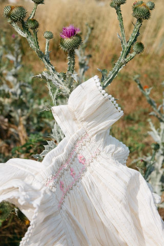 Kleid Martine Creme mit Goldfäden von Louise Misha