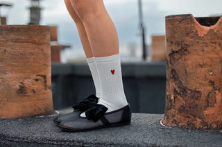 Socken Weiss mit Herzstrickerei von Sproet & Sprout