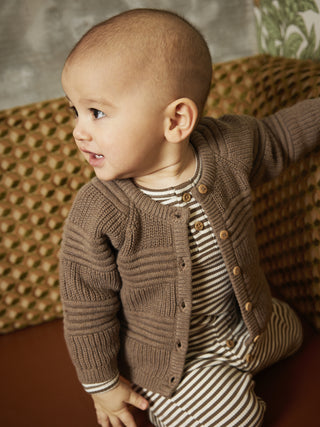 Strickjacke Dark Brown Melange von Minymo