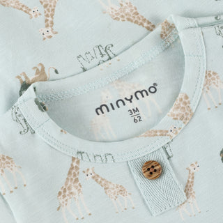 Kurzarm Baumwoll Body Sprout Green mit Tierprint von Minymo