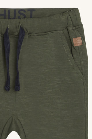 Lange Baumwollhose Georg Deep Ivy Grün für Kinder von Hust & Claire