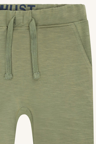 Lange Baumwollhose Georg Light Green für Kinder von Hust & Claire