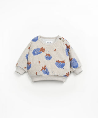 Baby Sweater Grau-Beige mit Blauen Erdbeeren von Play Up