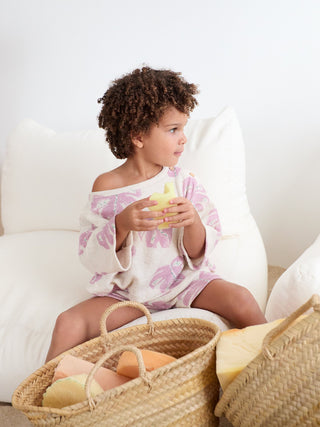 Baby Sweater Beige mit Violettem Monsteraprint von Play Up