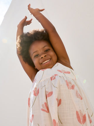 Kleid Margarida Beige und Coral von Play Up