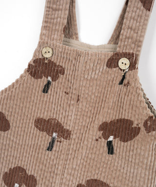 Baby Cord Latzhose Drawing Braun mit Baumprint von Play Up