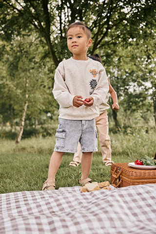 Sweater Sandshell mit verschiedenen Patches von Daily7Kids