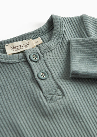 Modal Rib Strampler Rompy mit Knöpfen Dusty Green von MarMar Copenhagen