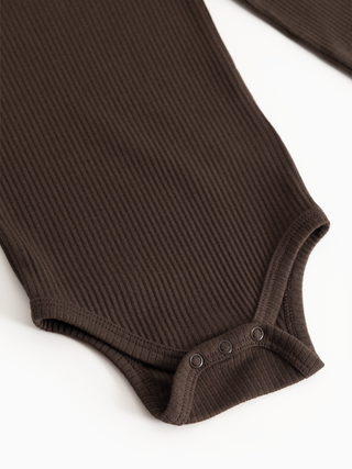 Modal Langarm Rib Dark Roast Braun von MarMar Copenhagen