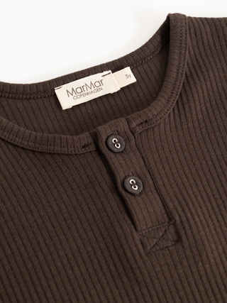 Modal Langarm Rib Shirt Dark Roast Braun mit Knöpfen von MarMar Copenhagen