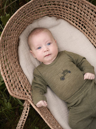 Merinowolle Langarm Body Dusky Green mit Traktorprint von CeLaVi