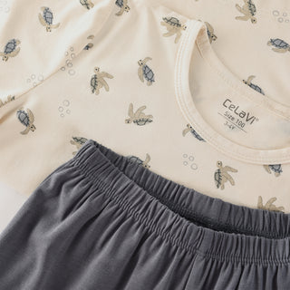 Bambus Kurzarm Pyjama Set Beige mit Schildkrötenpint von CeLaVi
