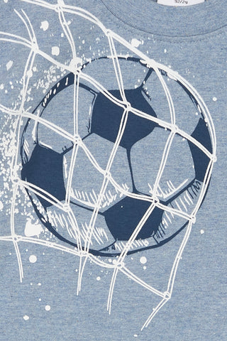 T-Shirt Arthur Blau-Grau mit einem Fussballprint von Hust & Claire