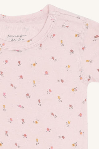Bambus Kurzarm Body Buller Chalk Pink mit Blumenprint von Hust and Claire