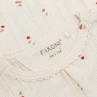 Langarm Body Eggnog mit Lochmuster und Kirschprint von Fixoni