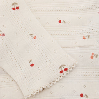 Baby-Leggings Eggnog mit Lochmuster und Kirschprint von Fixoni