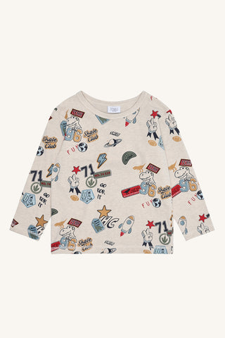 Langarm Shirt Anton Badges Beige mit Print von Hust & Claire