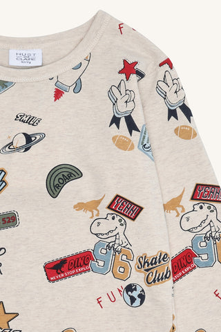 Langarm Shirt Anton Badges Beige mit Print von Hust & Claire