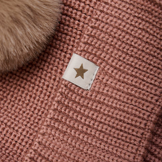 Merinowolle Strickmütze mit Pompons Burlwood Altrosa von Huttelihut