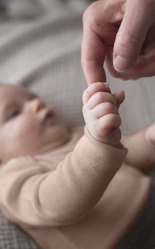 Wolle-Seide Babybody Langarm mit Druckknöpfen Altrosa von Engel Natur