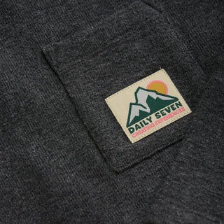 Langarm Shirt Schwarz mit Brusttasche von Daily7Kids