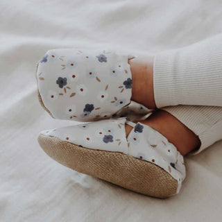 Vegane Schuhe Blue Flowers von Cosy Roots