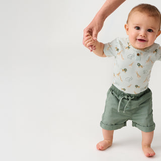 Kurzarm Baumwoll Body Sprout Green mit Tierprint von Minymo