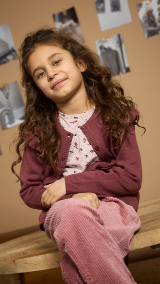 Strickjacke für Kinder Rose Brown mit Rüschen von Minymo