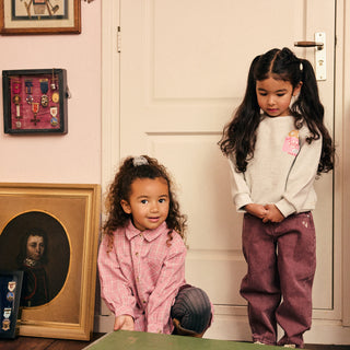 Jeans Barrel Fit Valerian Violett mit Herzstickerei von Daily7Kids