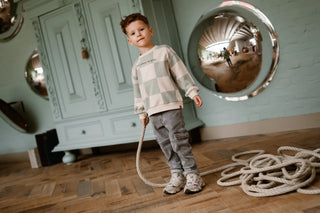 Sweater Türkis-Beige kariert mit Rückenprint von Daily7Kids