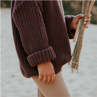 Strickpullover Fig Aubergine für Kinder von Yuki