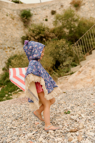 Badeponcho Mael Blue Capri von Louise Misha